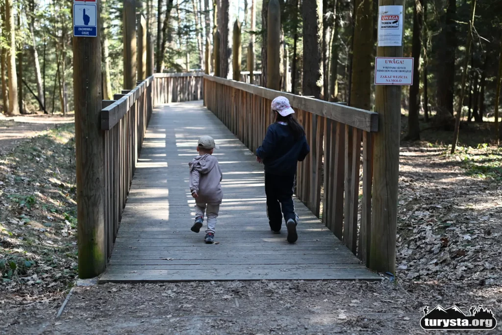 Rodzinne podroze z dziecmi testowanie atrakcji i sprzetu turystycznego